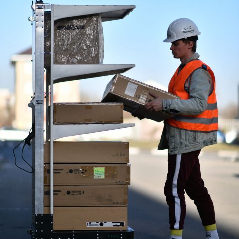 Robot v100