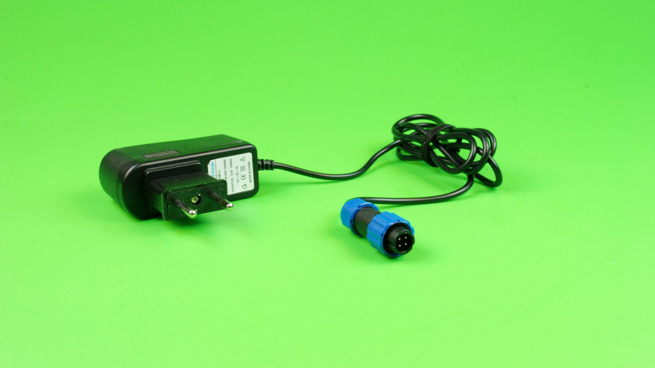 Charger ~110/220V AC to +12.6V DC