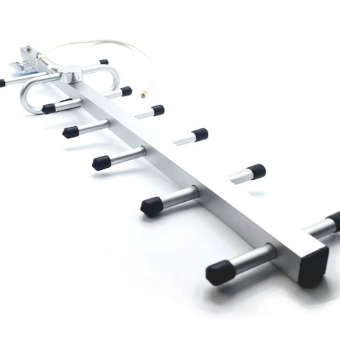 Directional high-gain Yagi antenna for 915/868 MHz band