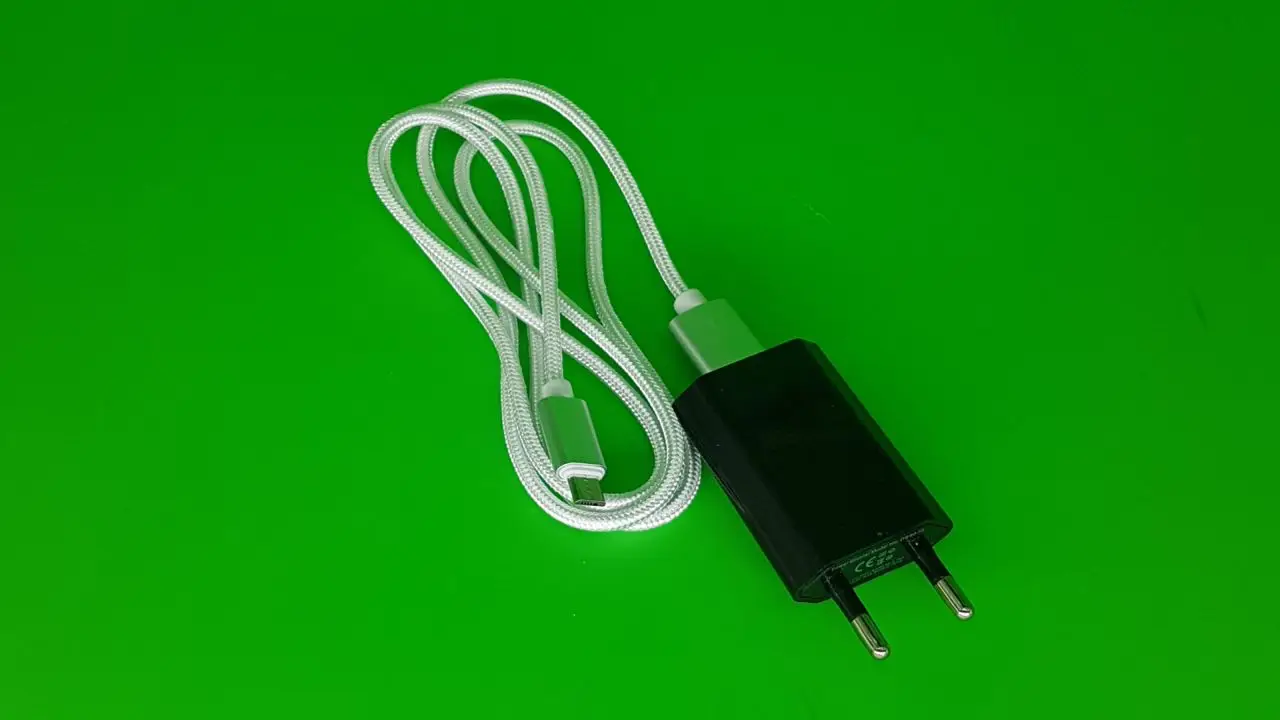 USB power supply for Super-Beacons in forklift tracking system
